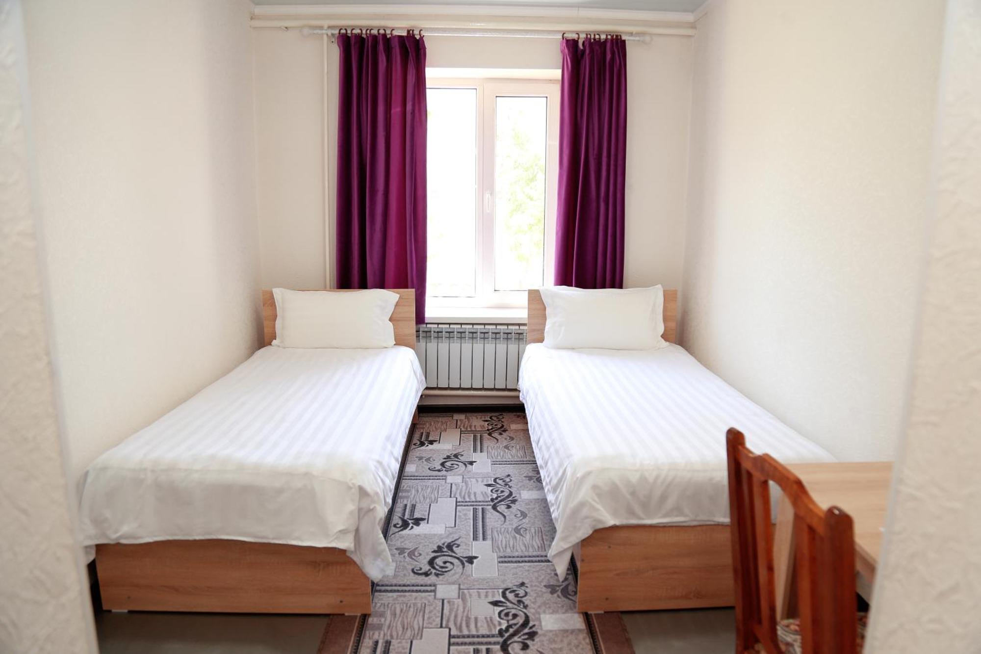 Hotel Good Night Jalal-Abad Extérieur photo