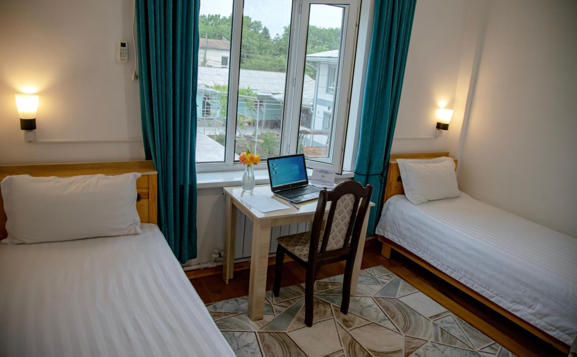 Hotel Good Night Jalal-Abad Extérieur photo