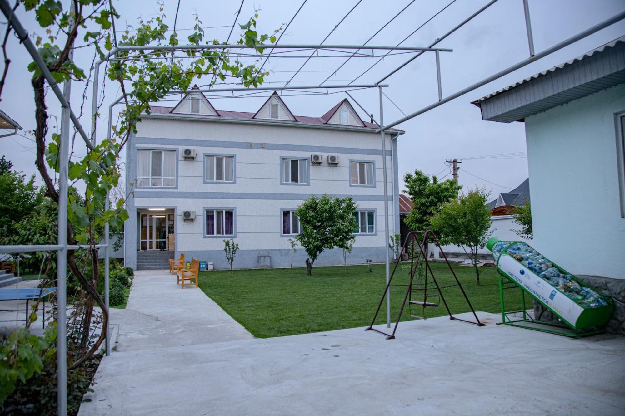 Hotel Good Night Jalal-Abad Extérieur photo