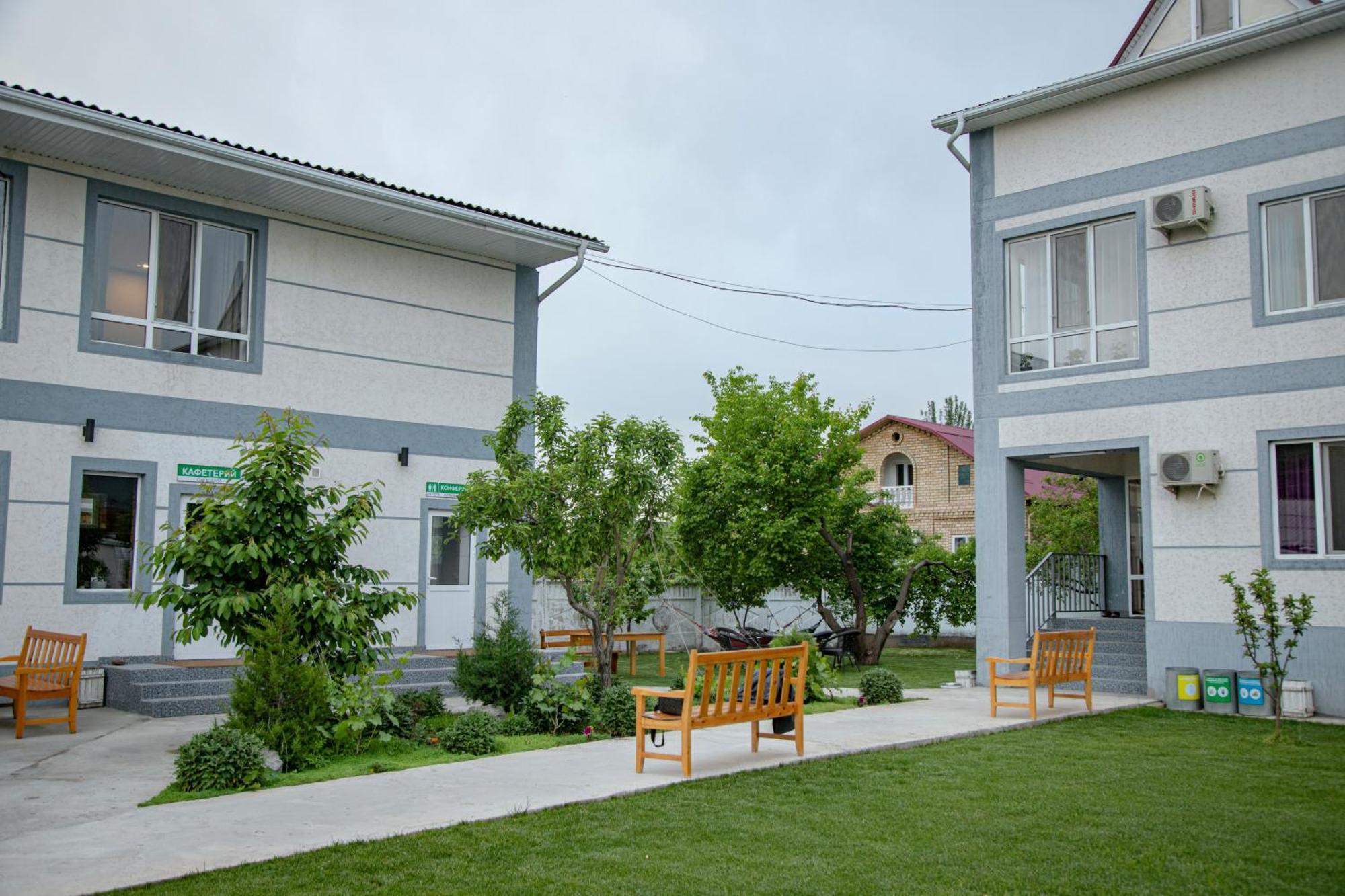 Hotel Good Night Jalal-Abad Extérieur photo