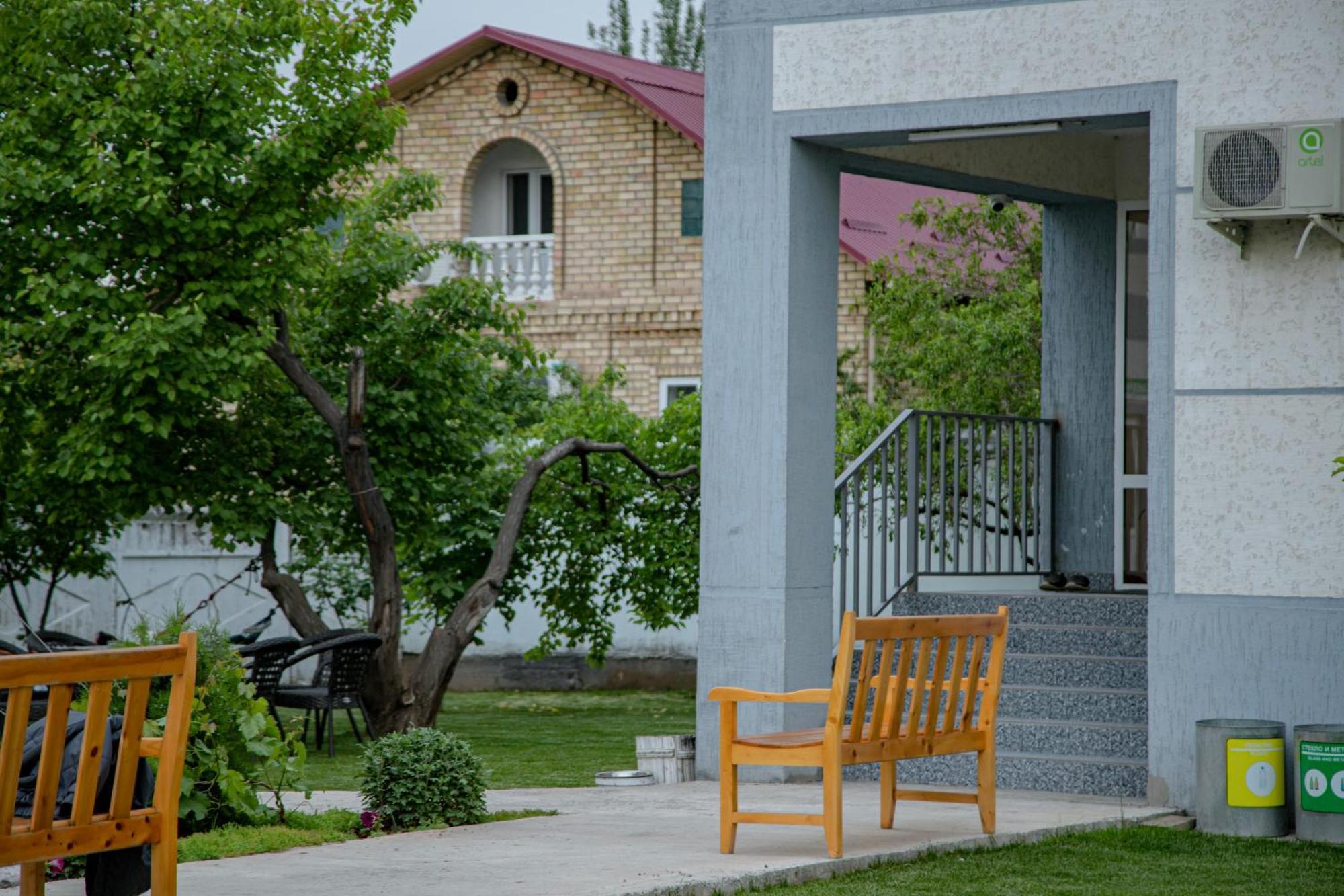 Hotel Good Night Jalal-Abad Extérieur photo