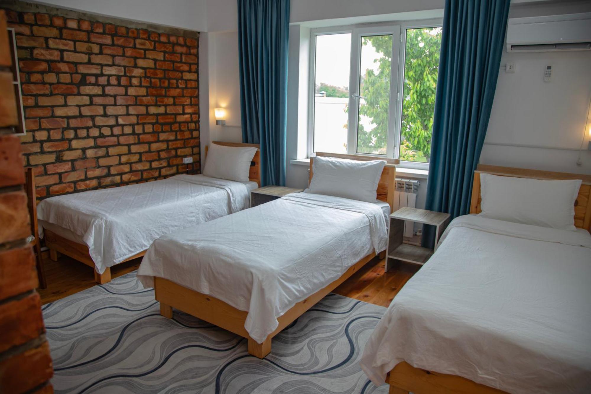 Hotel Good Night Jalal-Abad Extérieur photo