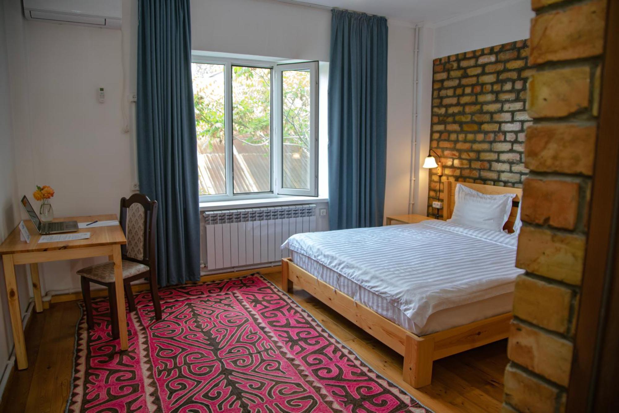 Hotel Good Night Jalal-Abad Extérieur photo